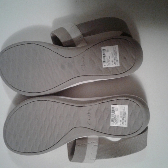 CLARKS sandals - Picture 2 of 7